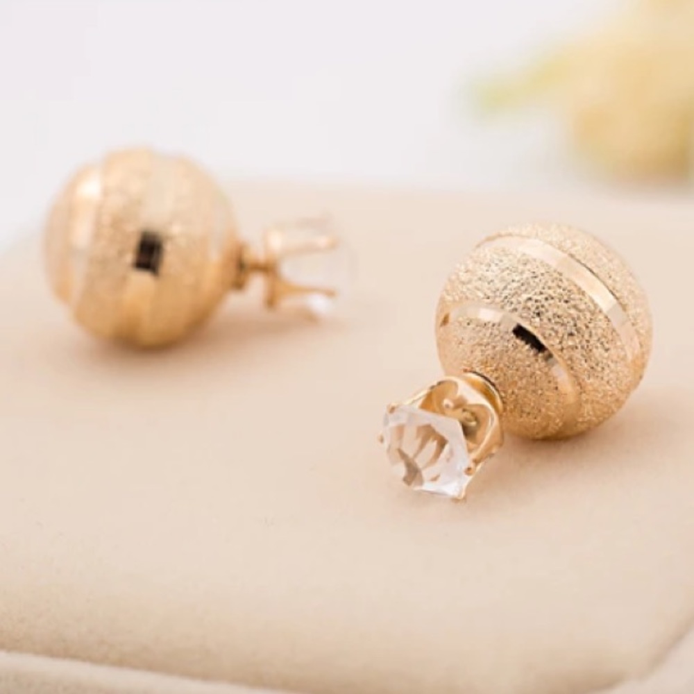 ⚜️[𝟯/$𝟭𝟴]⚜️Gold Crystal Swirl Earrings NEW - Picture 4 of 8